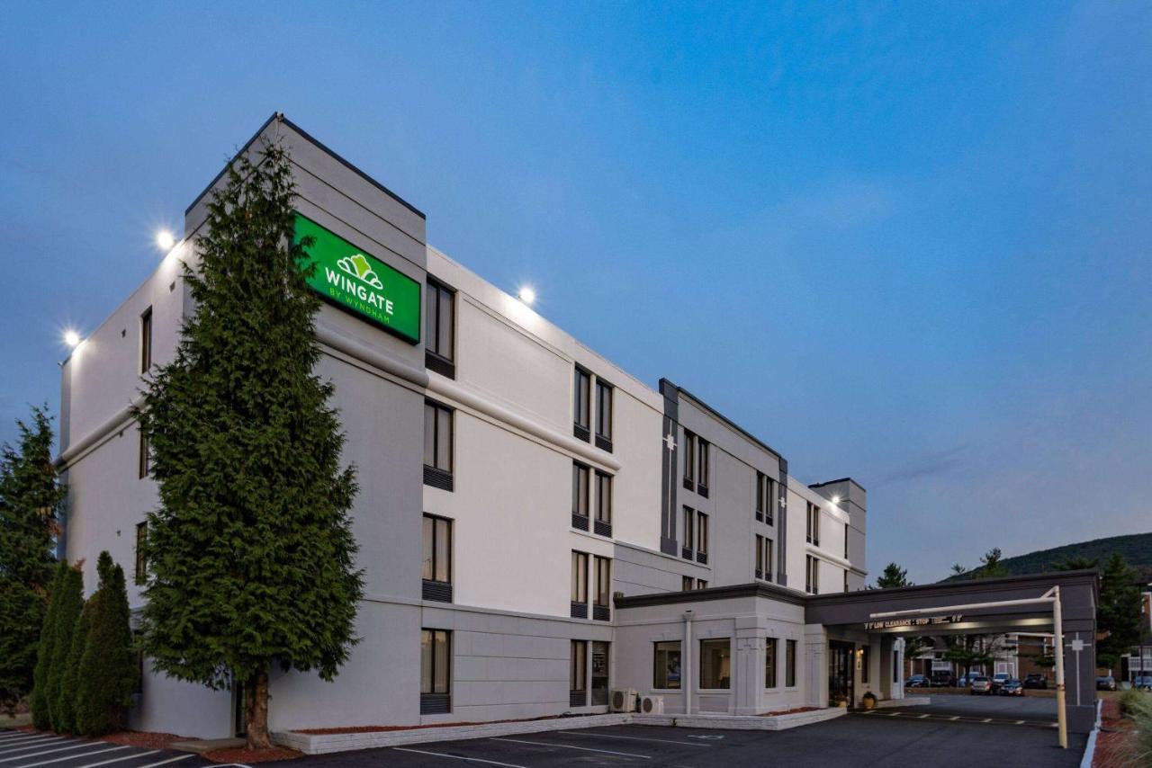 Wingate By Wyndham Fishkill Hotel Exterior foto
